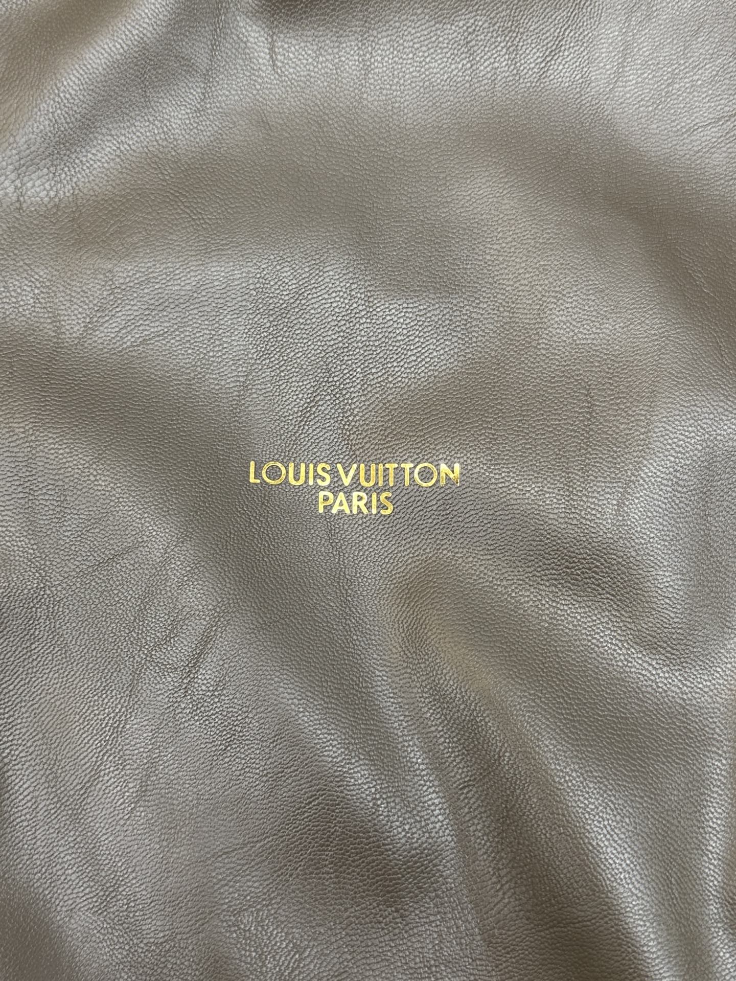 리버서블 후드 베스트 (Reversible Hooded Vest)