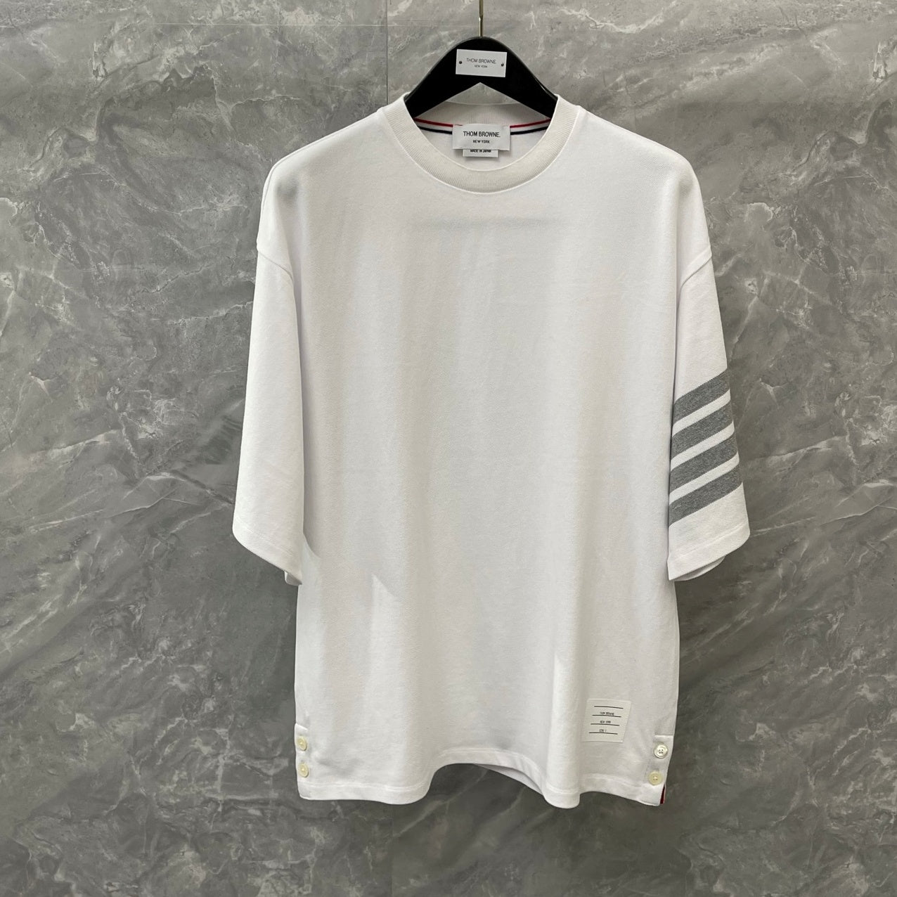 쉘 버클 티셔츠 (shell buckle t-shirt)