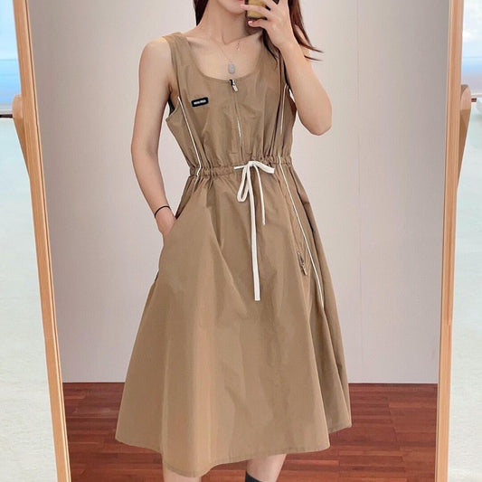 네크라인 원피스 (neckline dress)