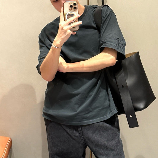 디스트레스드 티셔츠 (Distressed T-shirt)