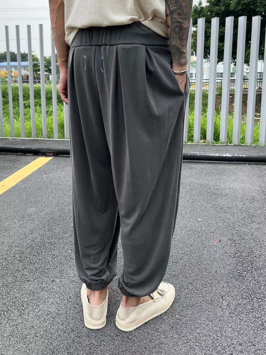 커프 팬츠 (cuffed pants)