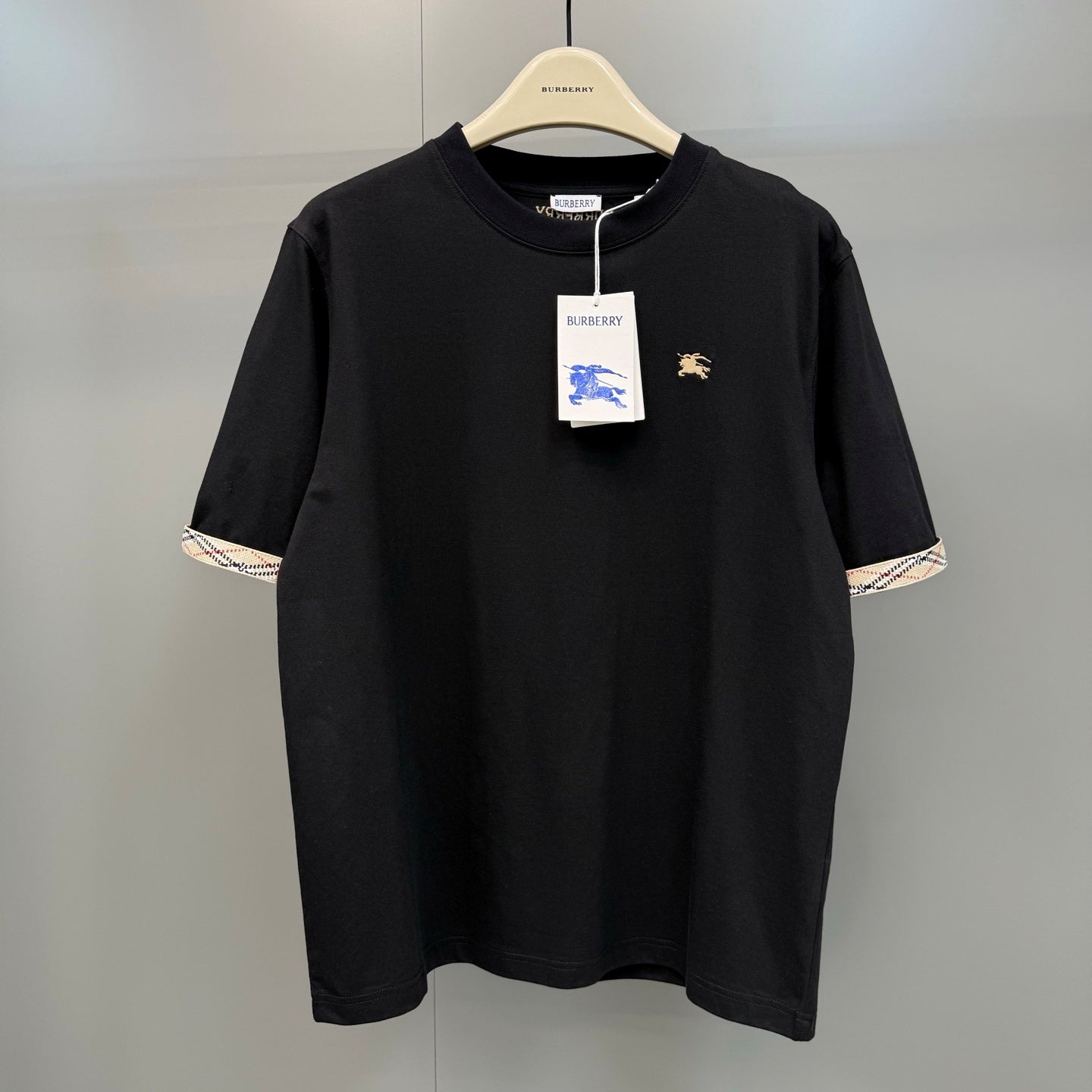 EKD 반팔 티셔츠 (EKD Short-Sleeve T-Shirt)