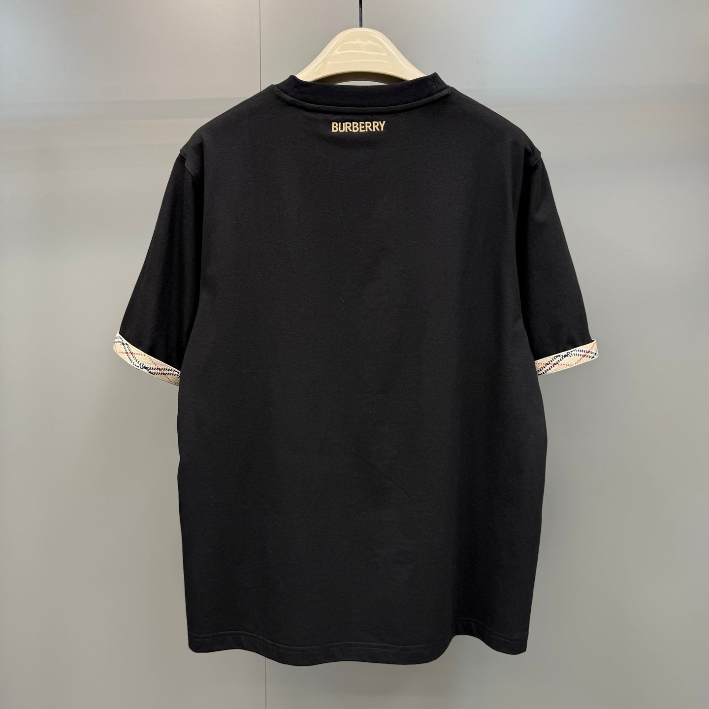 EKD 반팔 티셔츠 (EKD Short-Sleeve T-Shirt)