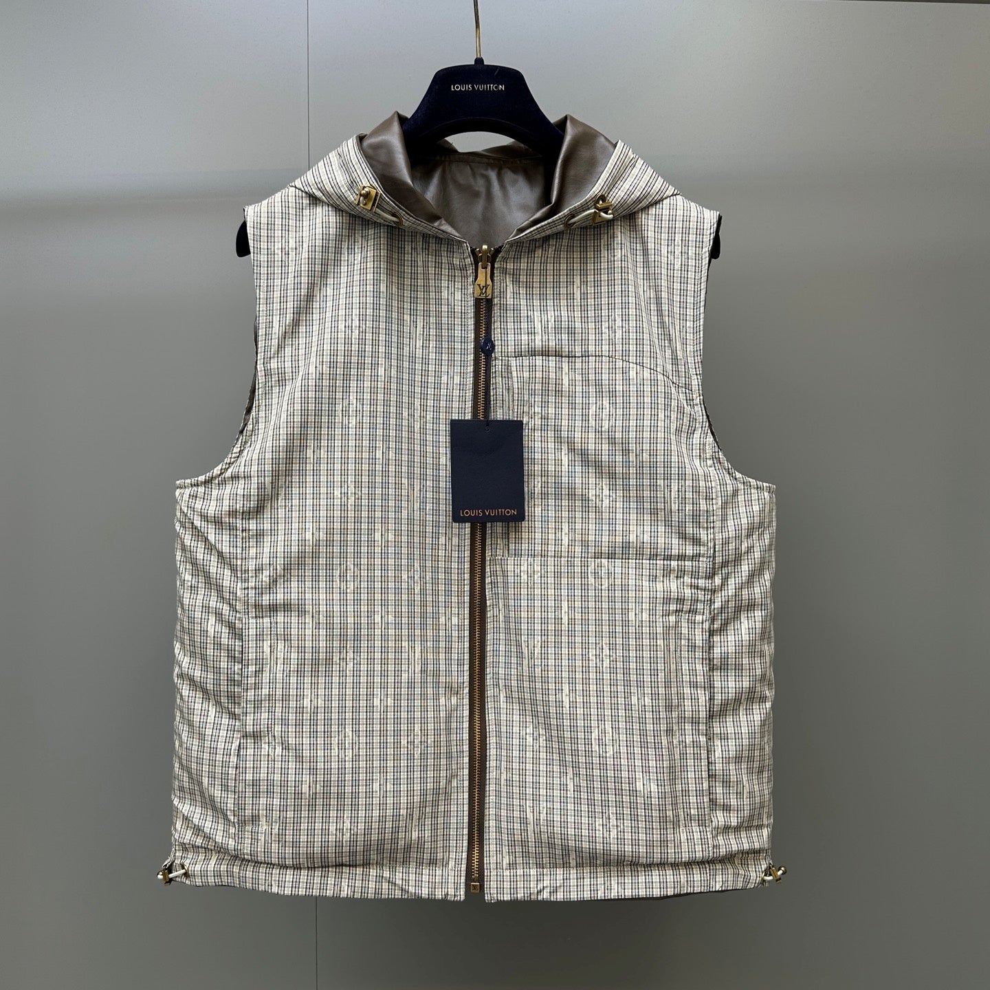 리버서블 후드 베스트 (Reversible Hooded Vest)