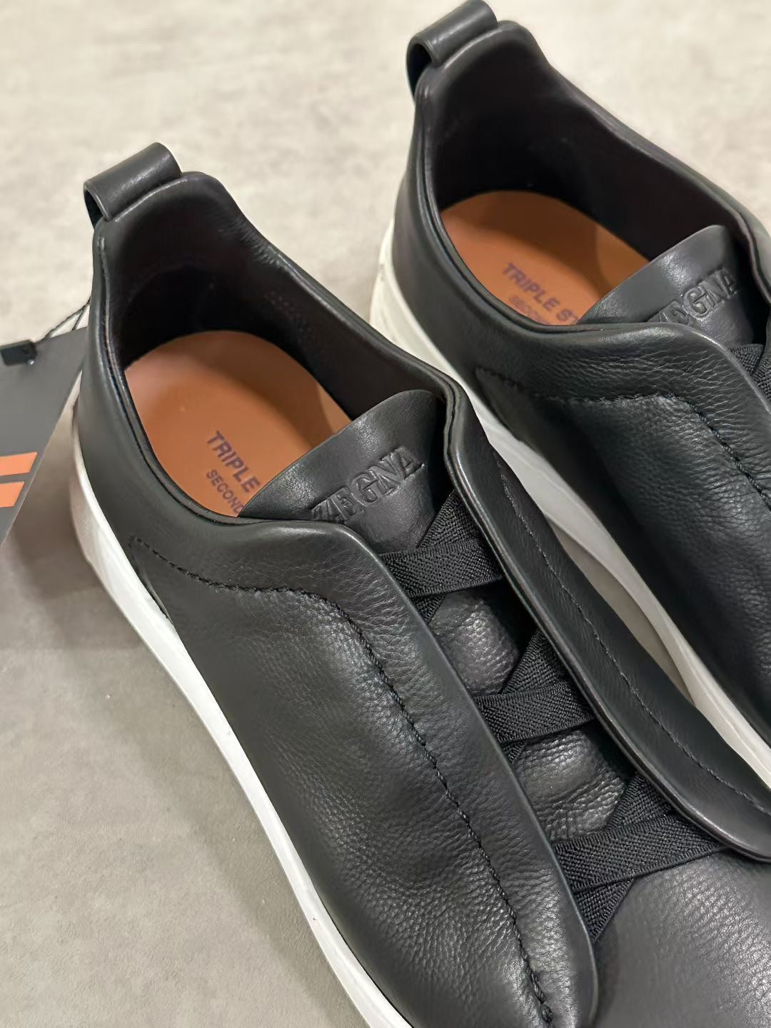 트리플 스티치 스니커즈 (Triple Stitch Sneakers)