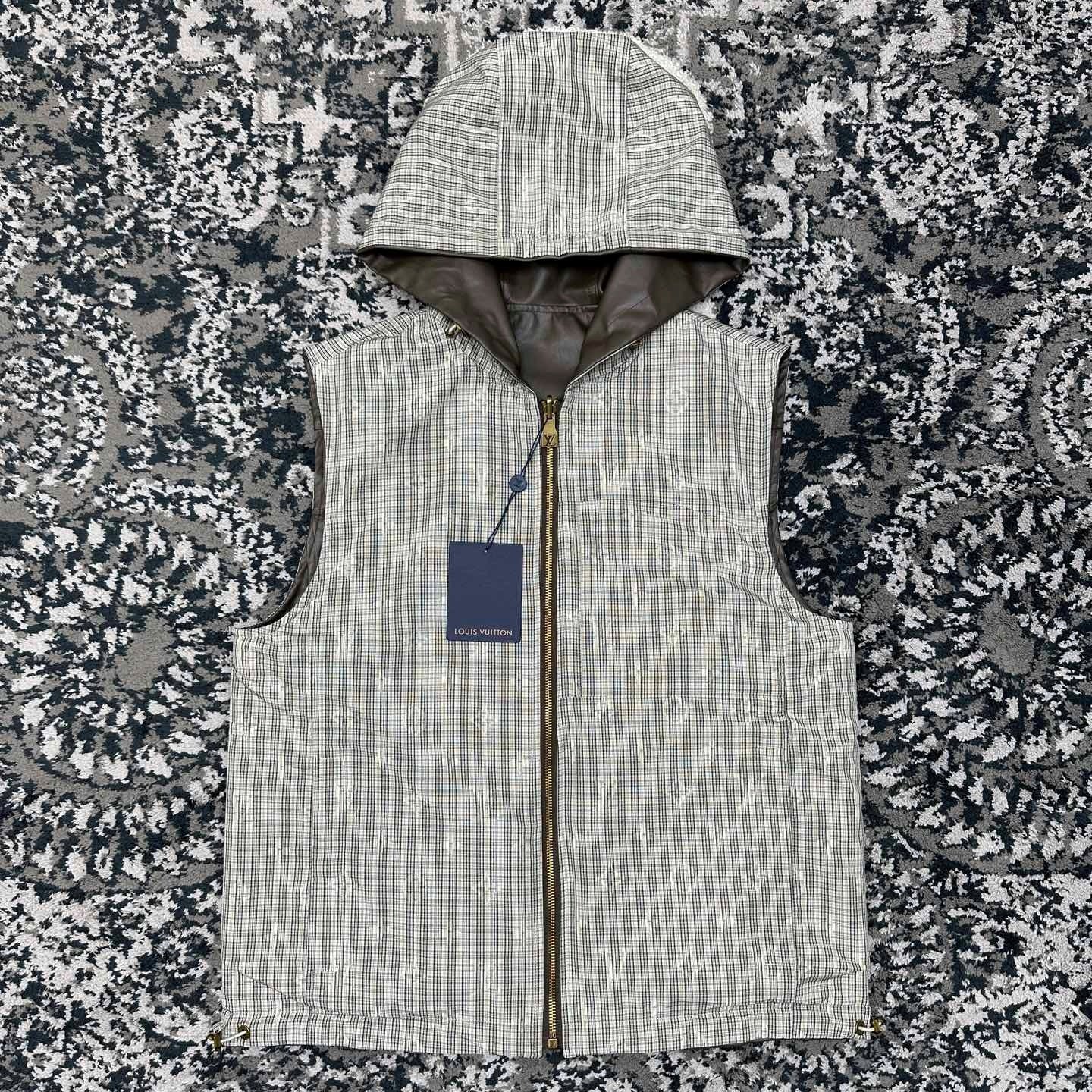 리버서블 후드 베스트 (Reversible Hooded Vest)