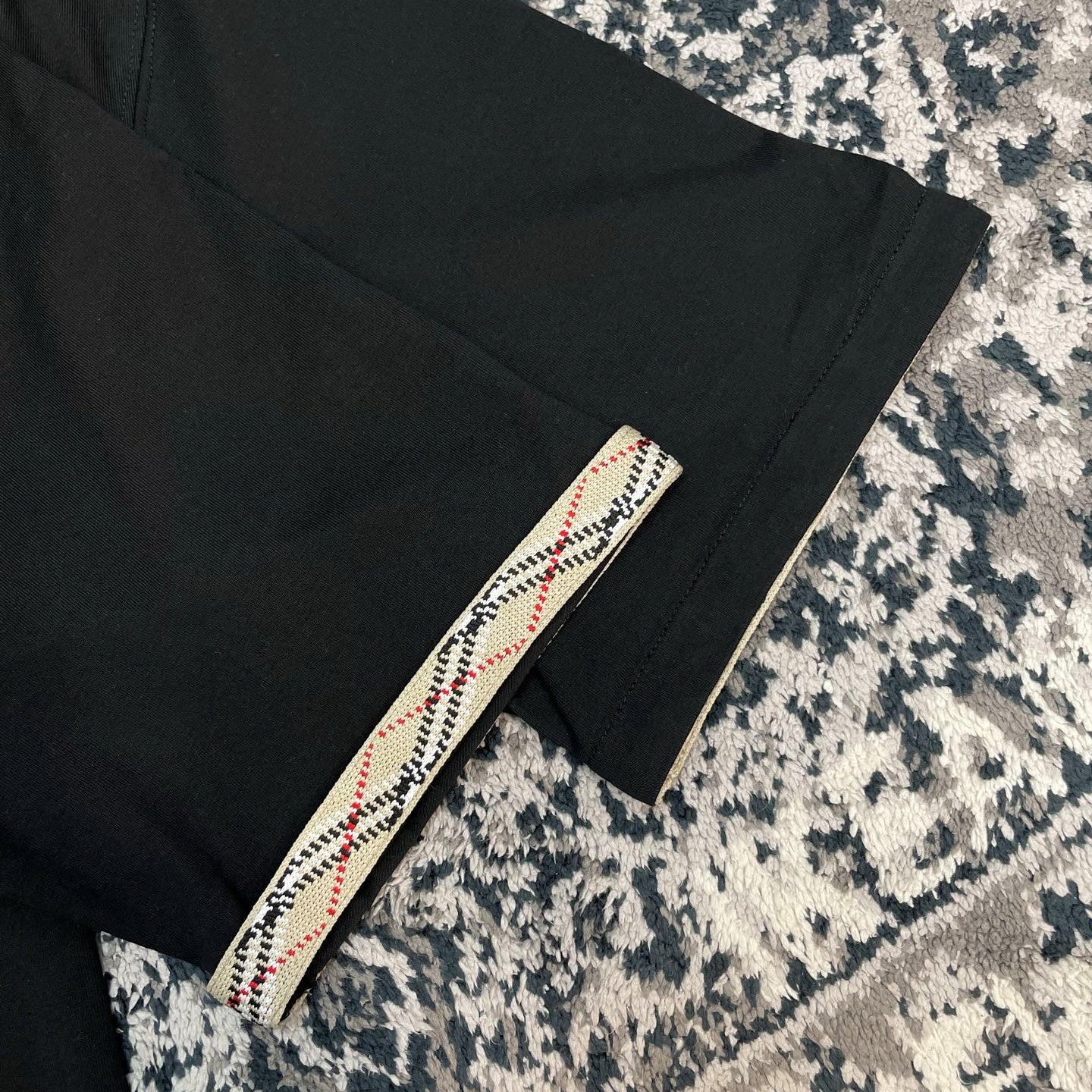 EKD 반팔 티셔츠 (EKD Short-Sleeve T-Shirt)