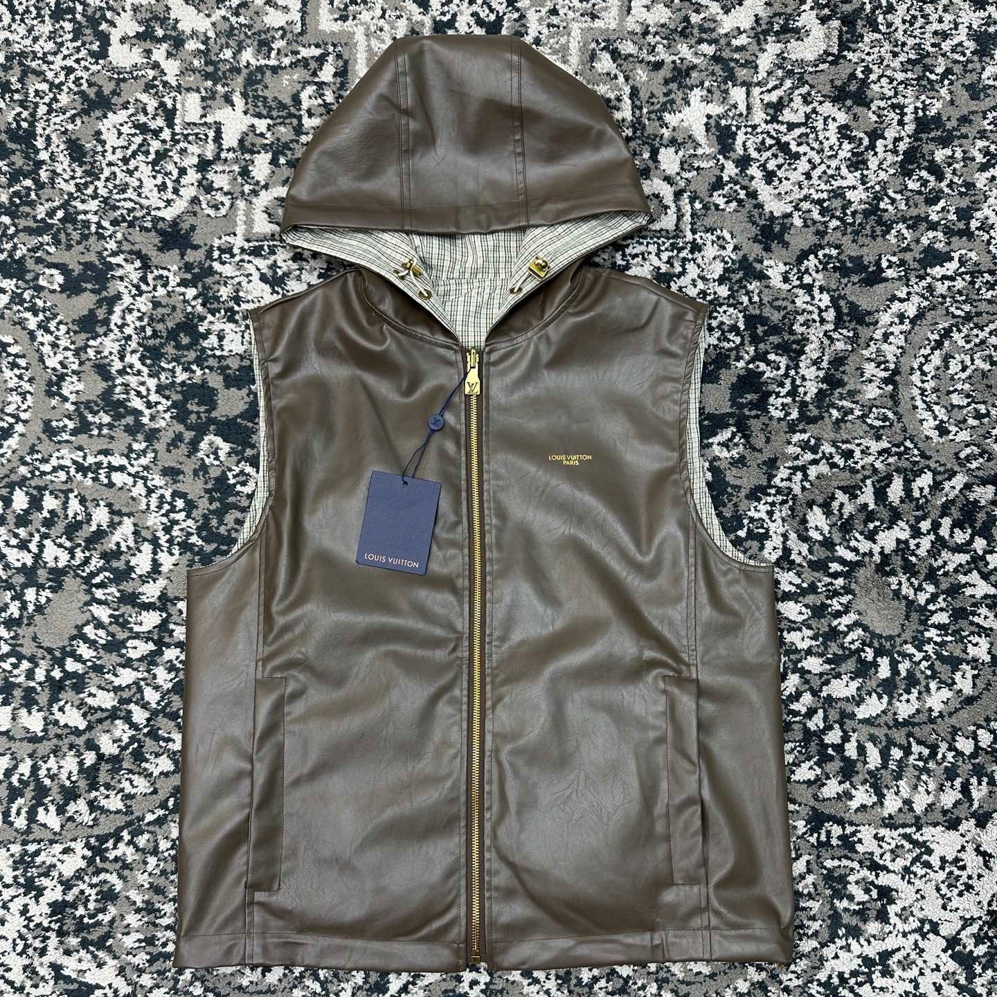 리버서블 후드 베스트 (Reversible Hooded Vest)