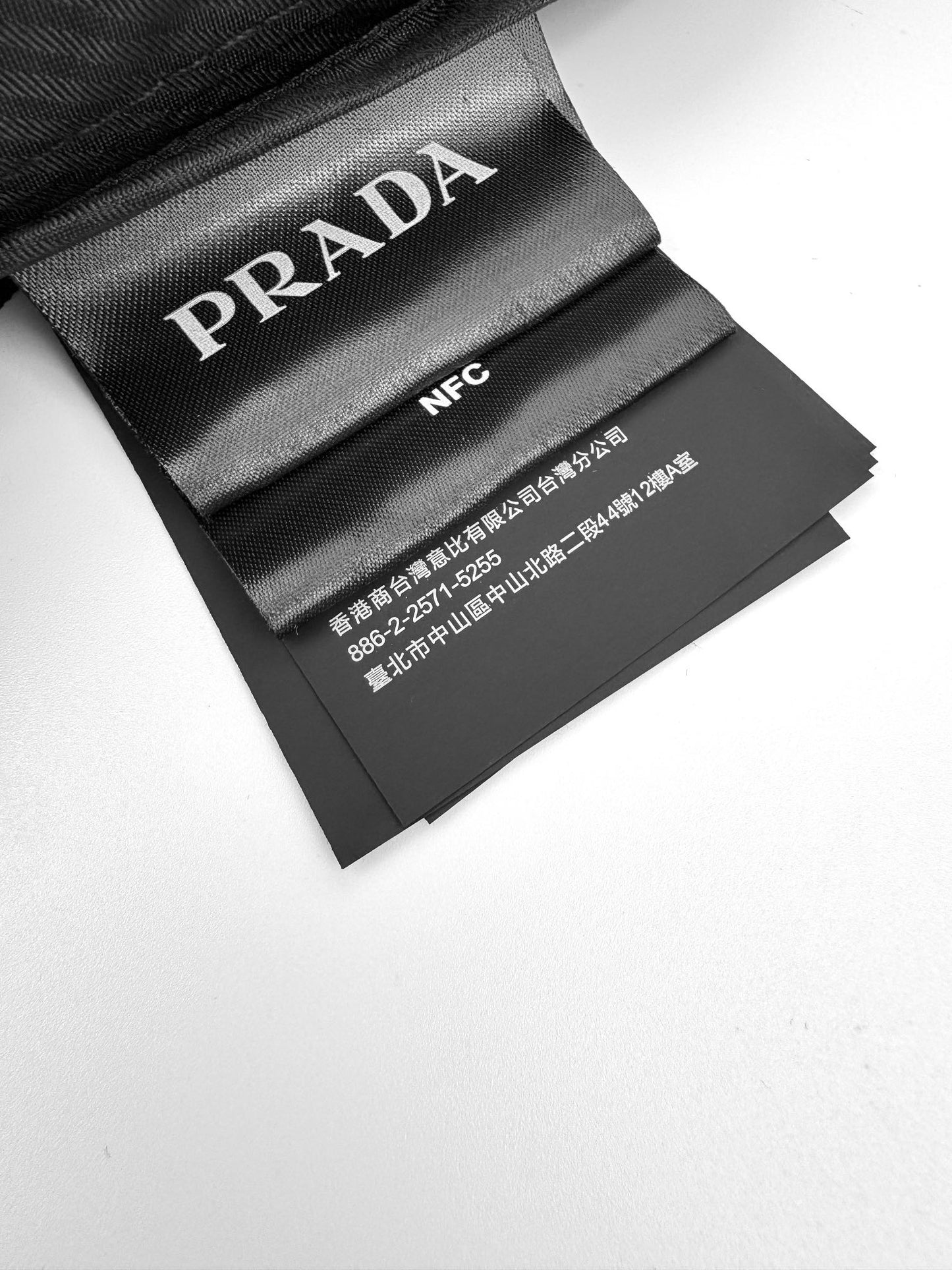 미니멀 슬랙스 (Minimal slacks)