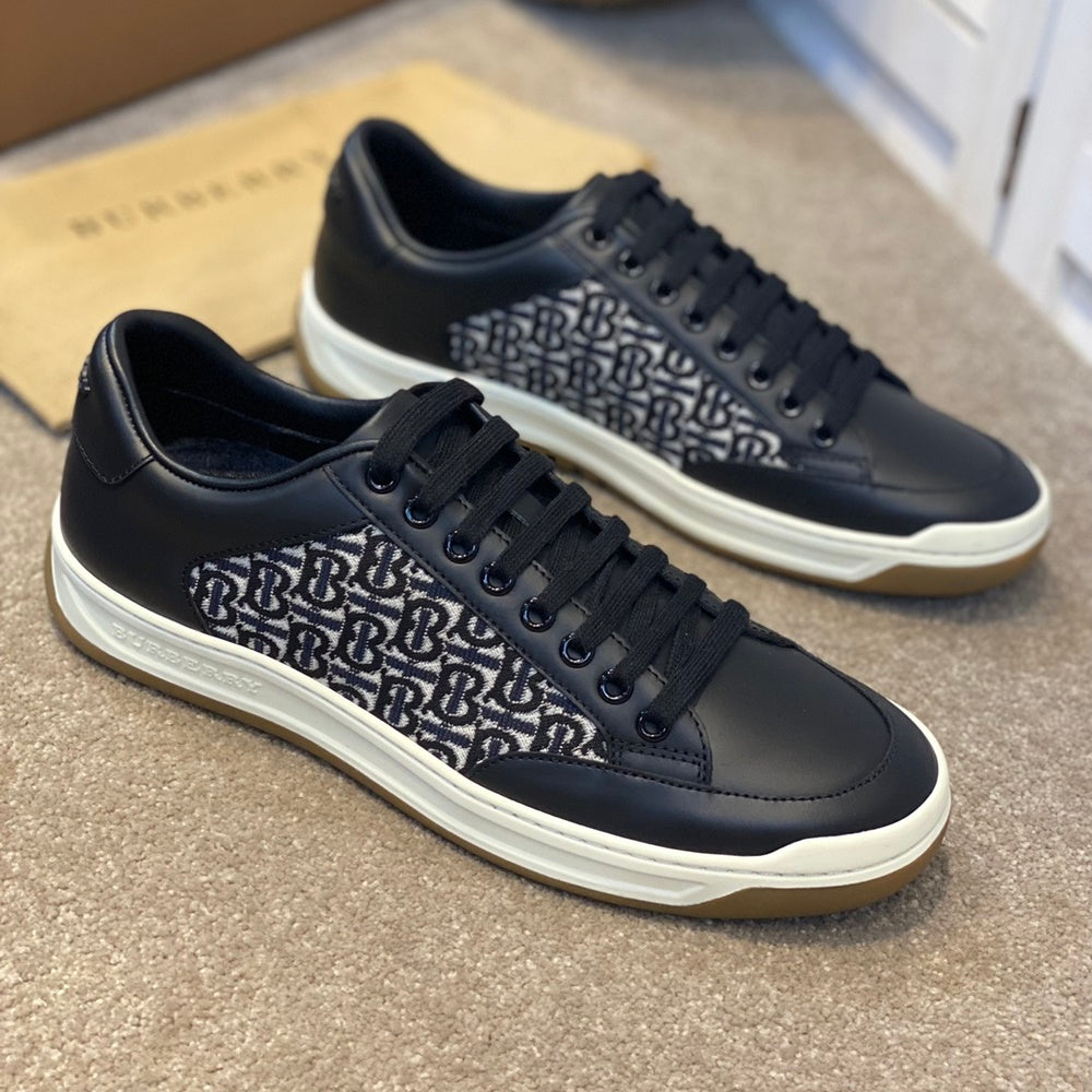 J313413 스니커즈