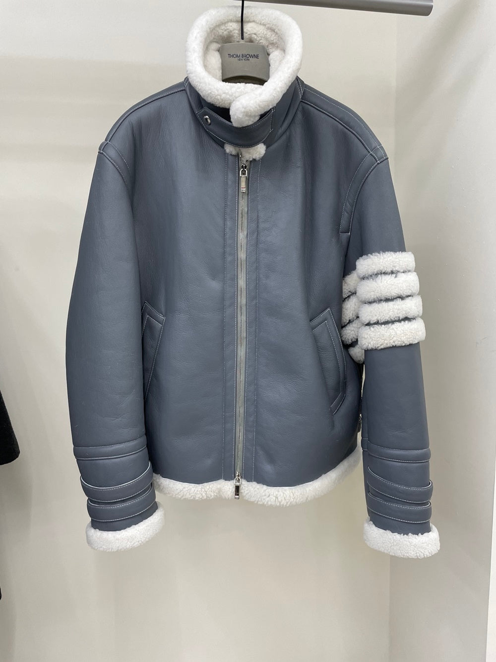 J4500 366789 무스탕