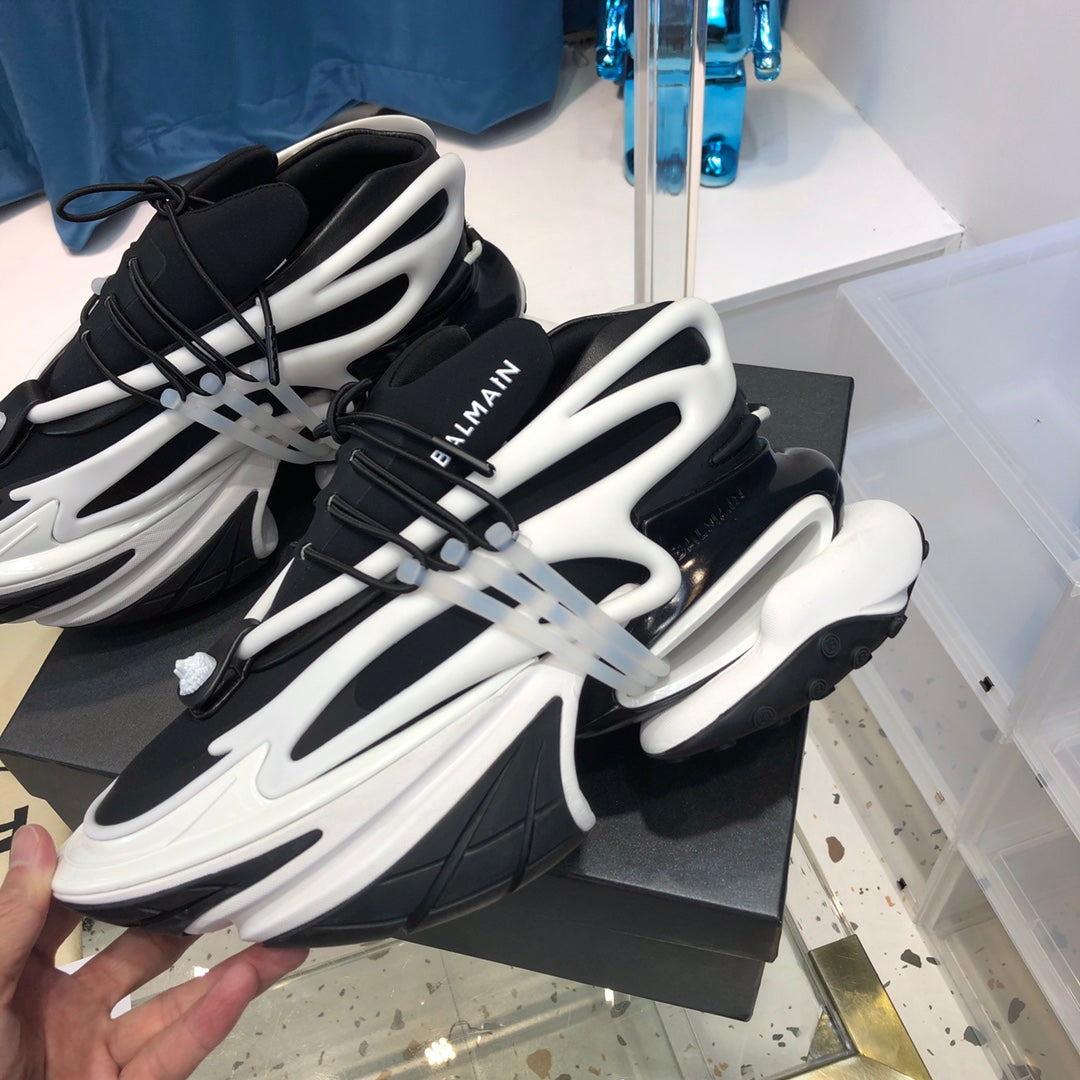 G650 330838 스니커즈