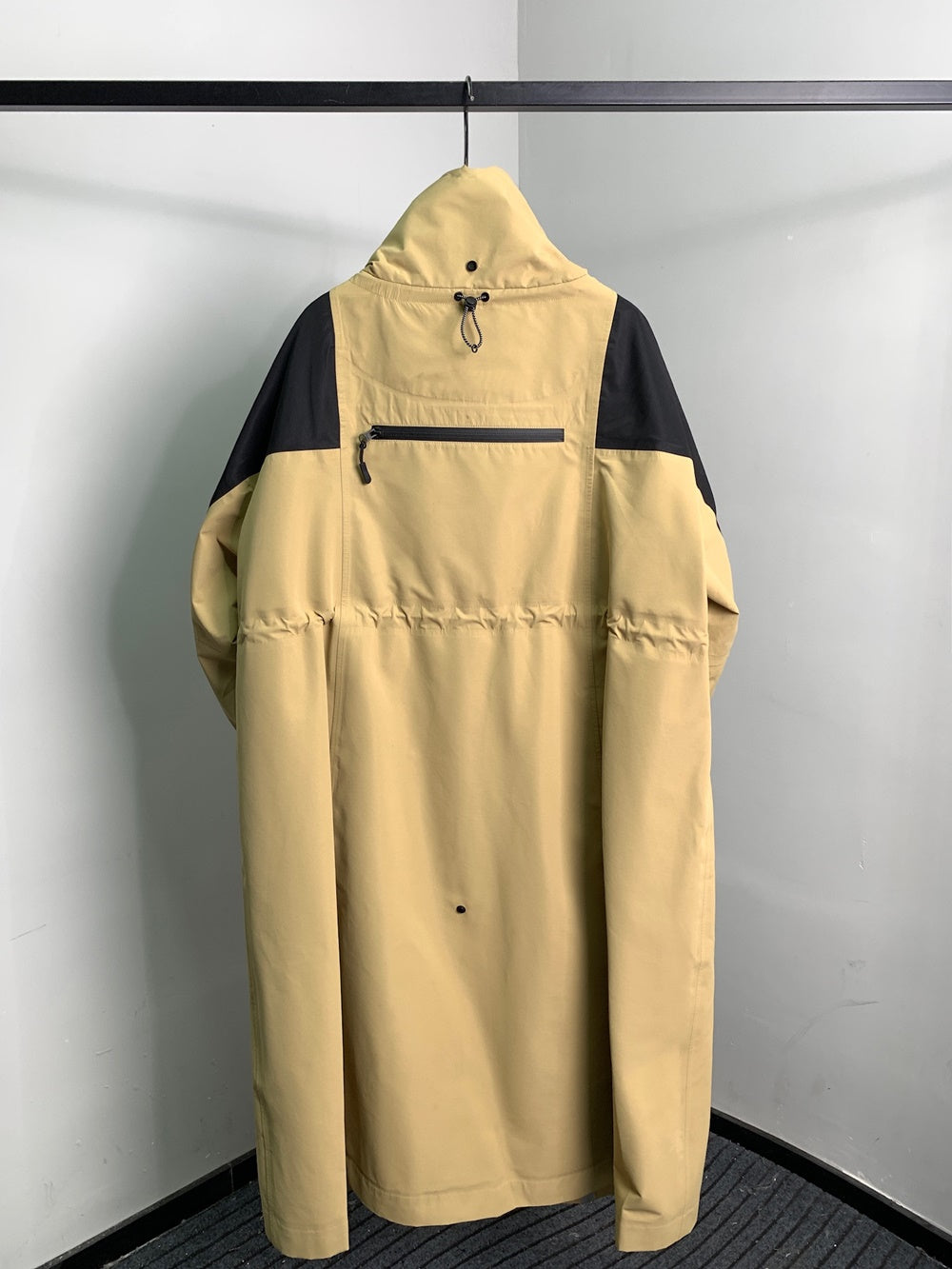 J1750 373843 코트