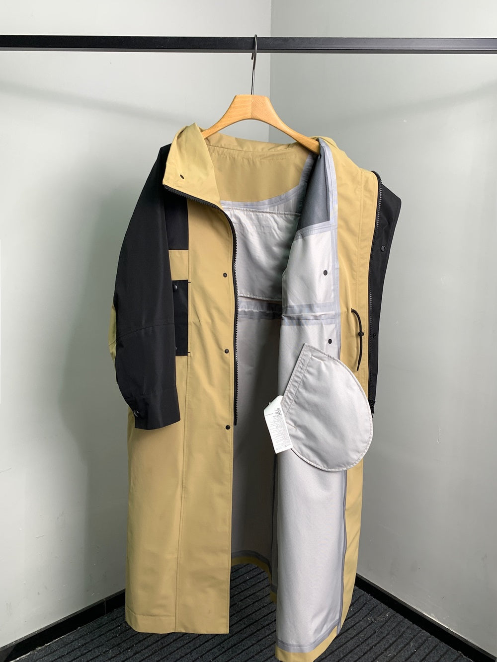 J1750 373843 코트
