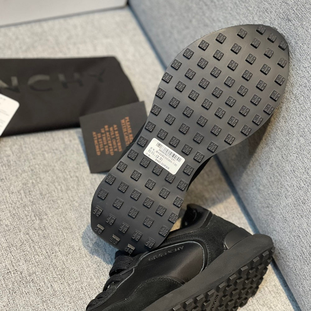 G540 318158 스니커즈