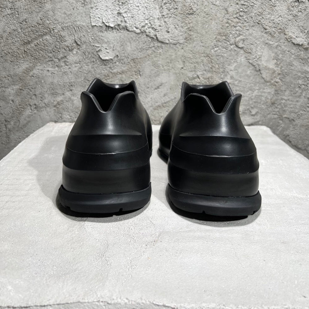J317731 스니커즈
